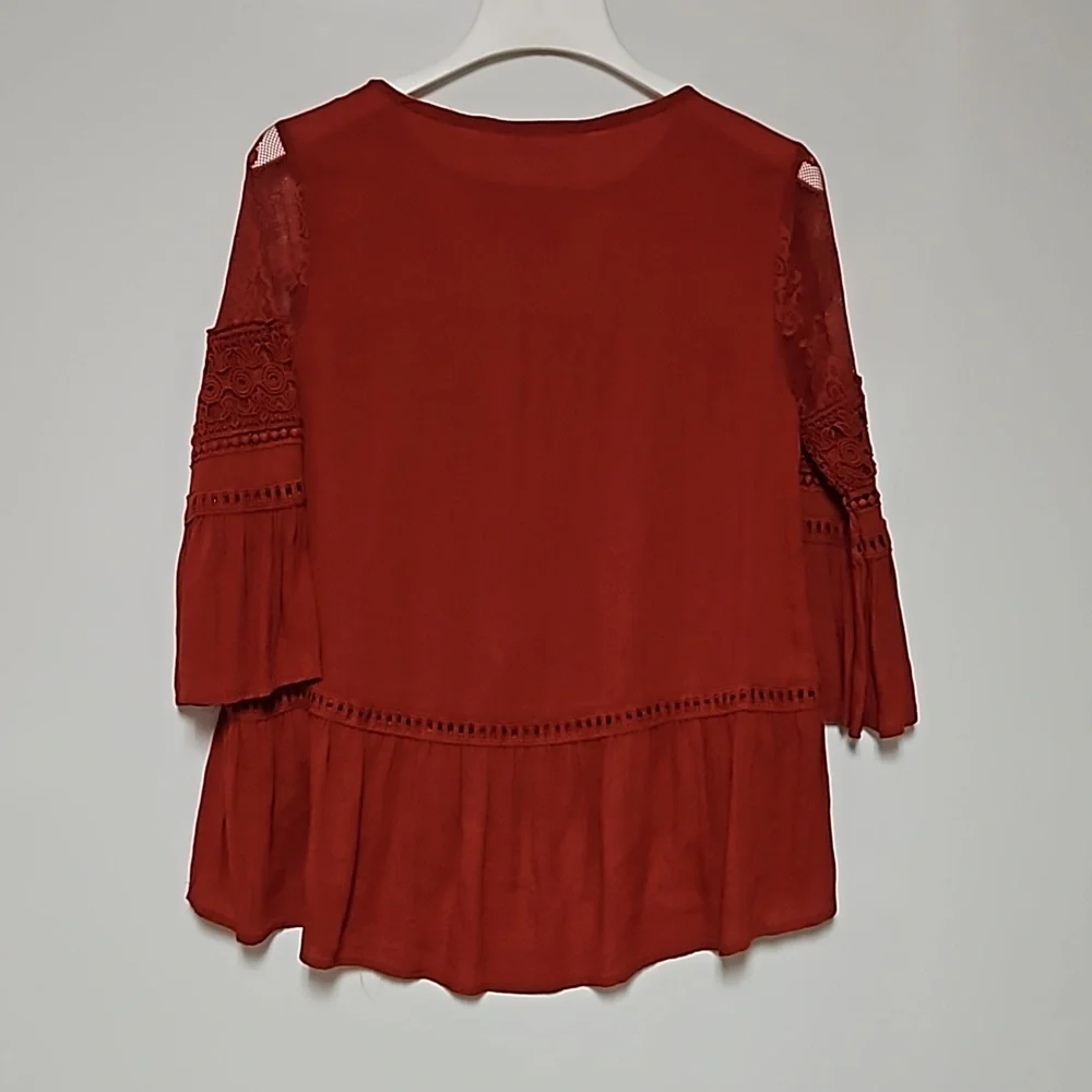 Taylor & Sage burgundy maroon boho top lace crochet hi-lo bell sleeve Med. - Picture 3 of 8